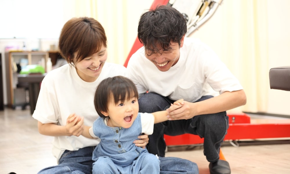 接骨院でのお子様連れの夫婦